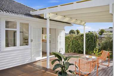 2/8 Arahoe Road_1