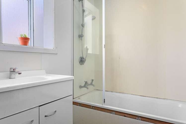 2 Cobham Street Taneatua_7