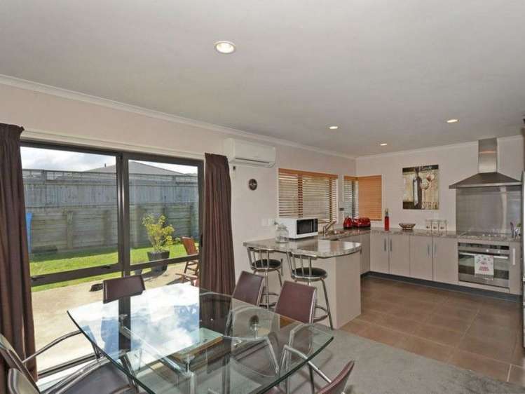 52 Percy Kinsman Crescent Riverstone Terraces_12