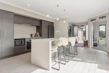 87 Sandhurst Drive_1