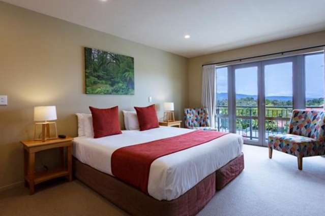 15 Main Road Fox Glacier_3