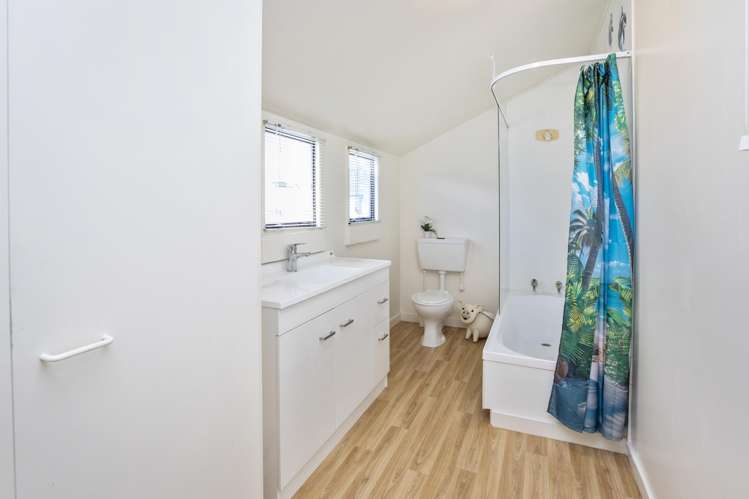 8/16 Derby Street St Albans_12