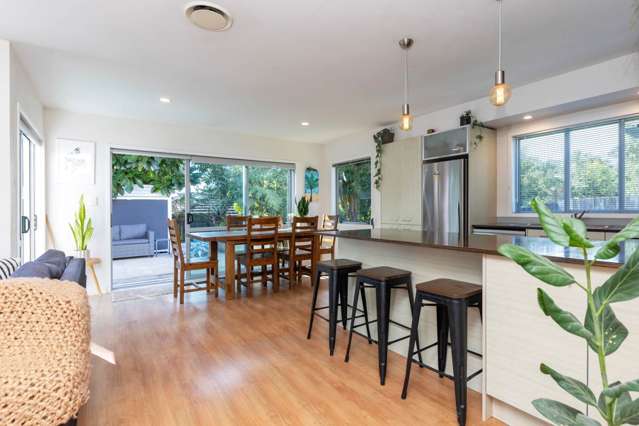 98a Atkinson Road Titirangi_2