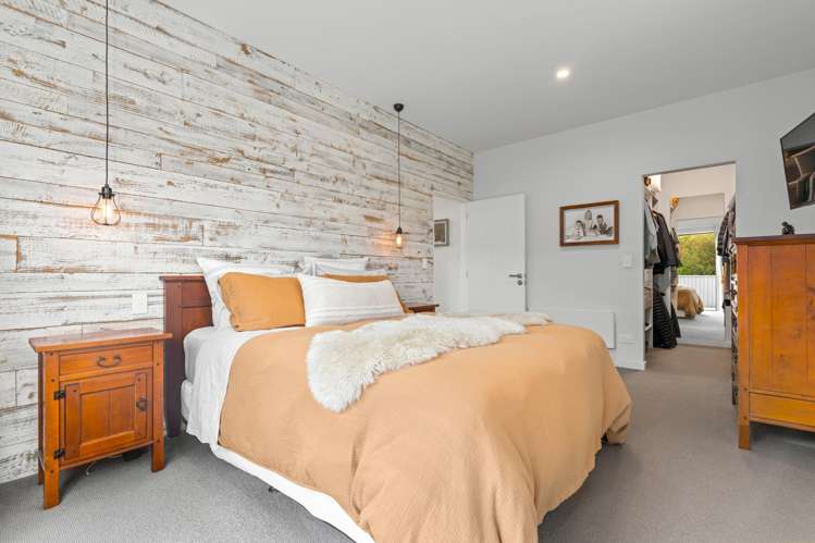 12 Flora Dora Parade Lake Hawea_9