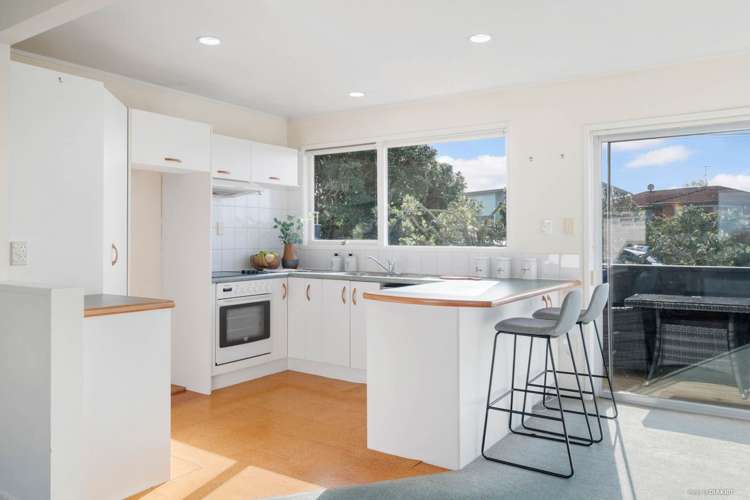 2/111 Sylvan Avenue Northcote_6