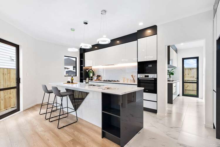 16 Tullymore Drive Flat Bush_8