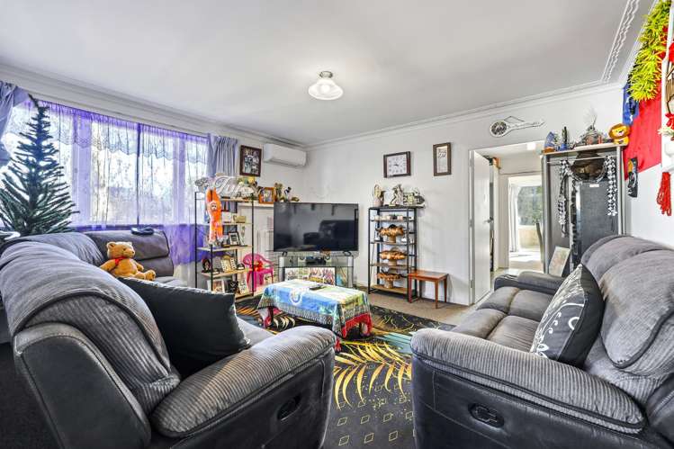16 Parrs Cross Road_2