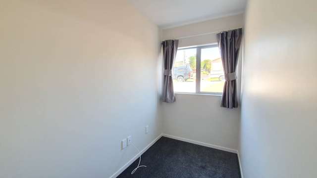 Standalone plus additional office avaialble in...