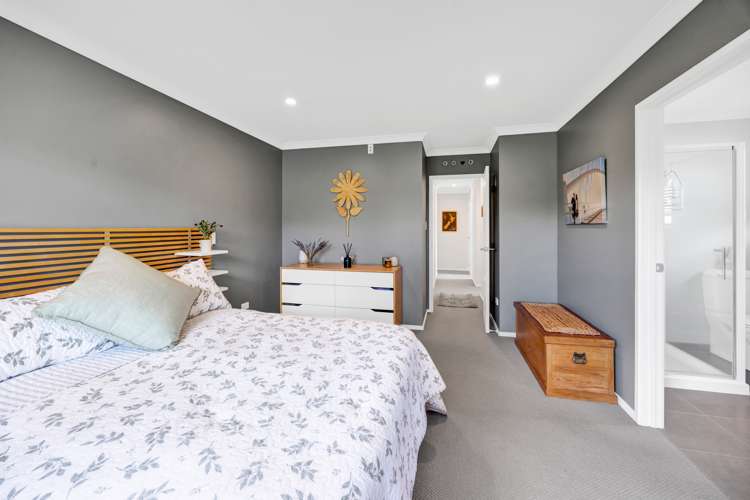 21 Montague Grove Stratford_14