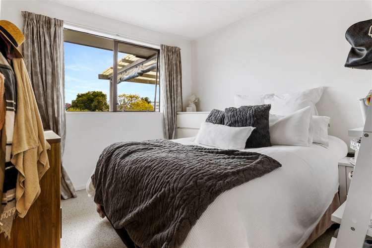 1/63c Colwill Road Massey_11