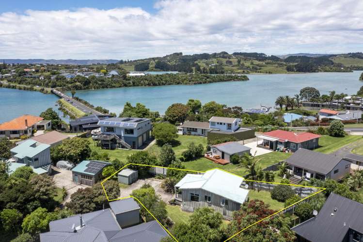 10a Marine Parade Raglan_6