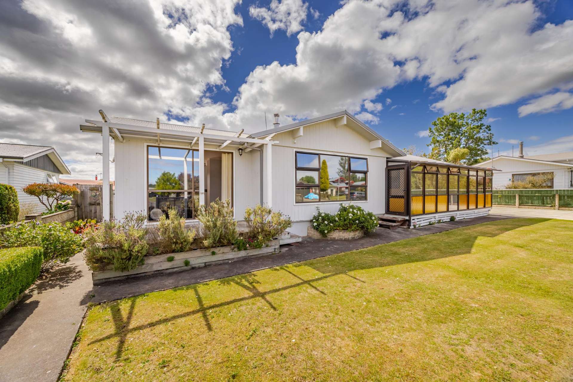 9 and 11 Willow Grove Waipukurau_0