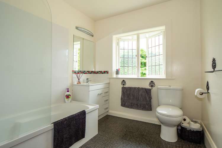 140 Barker Road Winchester_17