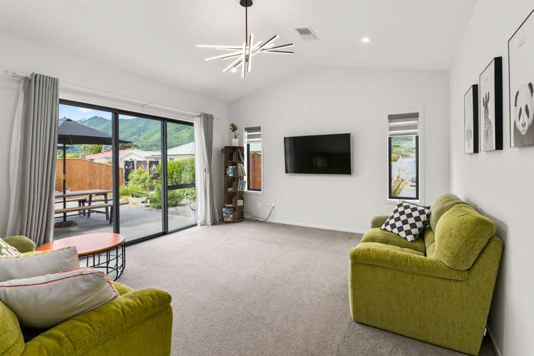 6 Saint Vincent Way Waikanae_9