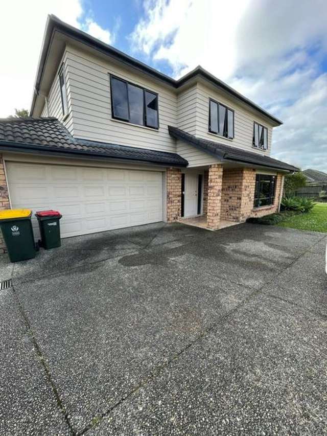 Spacious and Immaculate 4 Bedrooms Family Home