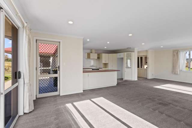 28 Oaklands Drive 11373_4