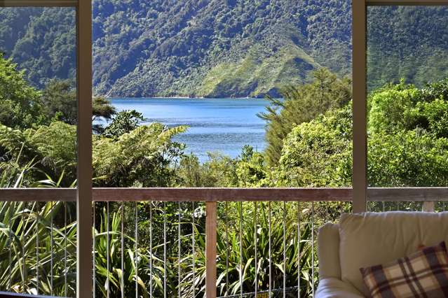 3215 Archers Road Tennyson Inlet_1