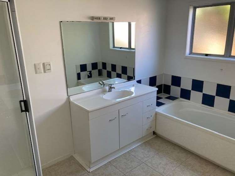 2/9 Channing Crescent Botany Downs_7