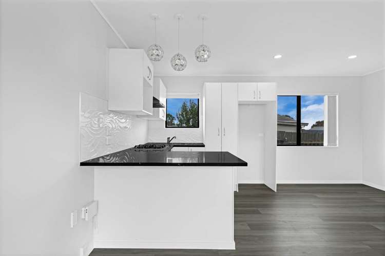 16A Hatherley Place Clendon Park_10