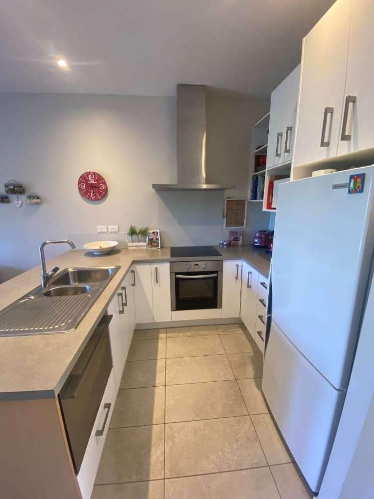 21/11 The Avenue Albany_4