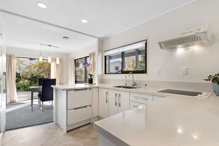 2/102 Manhattan Heights_2