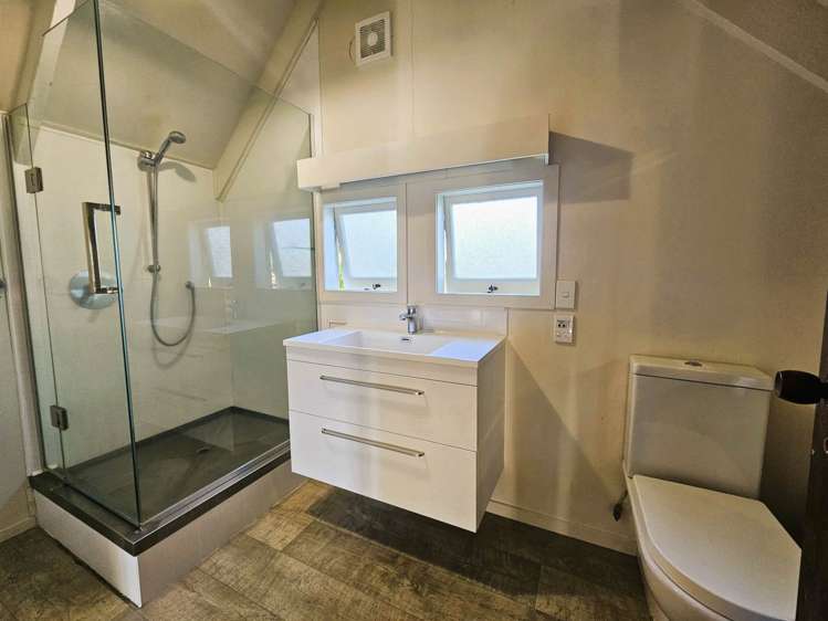 2/135b Vauxhall Road Narrow Neck_6