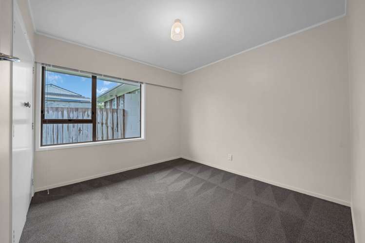 17 Faith Bullock Place New Lynn_9