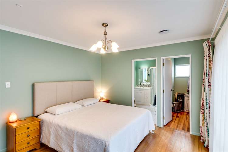 10 Meeanee Quay Westshore_10