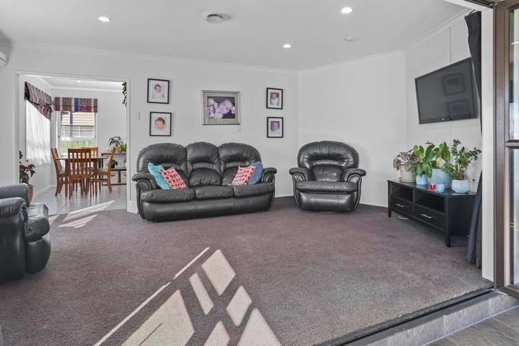 24 Kipling Crescent Stoke_6