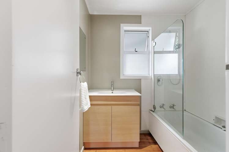 129 Kingswood Road Brookfield_32