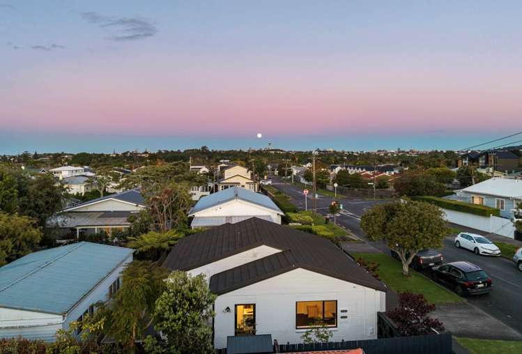 12 Tui Street Pt Chevalier_12