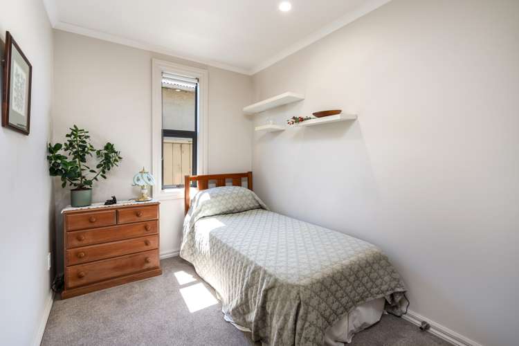 8 Hargest Crescent Saint Kilda_14