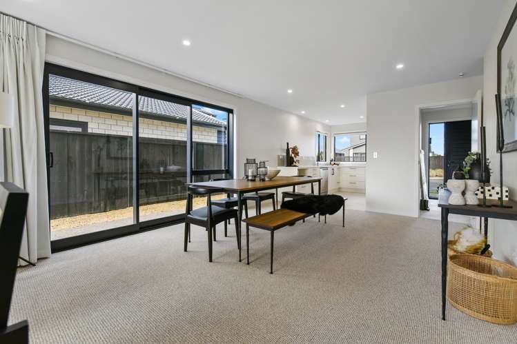 55 Probert Crescent Chartwell_3