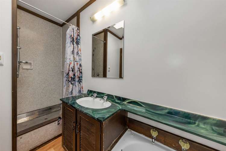 2/133 Parrs Cross Road Glen Eden_8