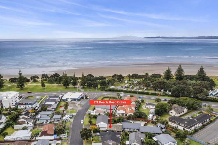 2/4 Beach Road Orewa_13