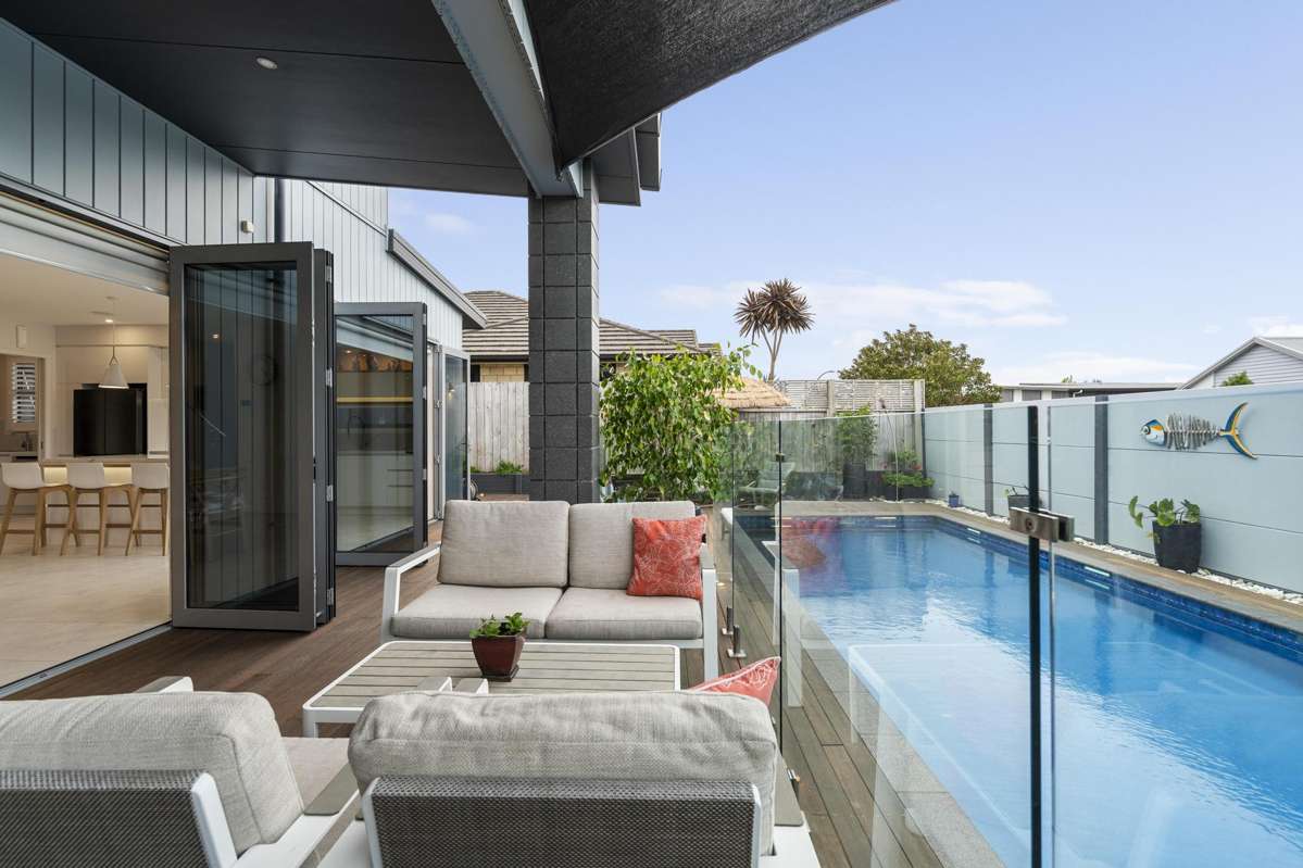 64 Sandhurst Drive_1