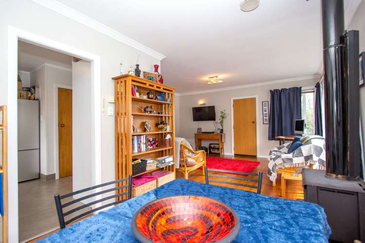 38 Collins Avenue Tawa_13