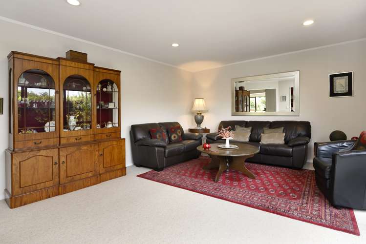 21 Farnham Drive Richmond_22