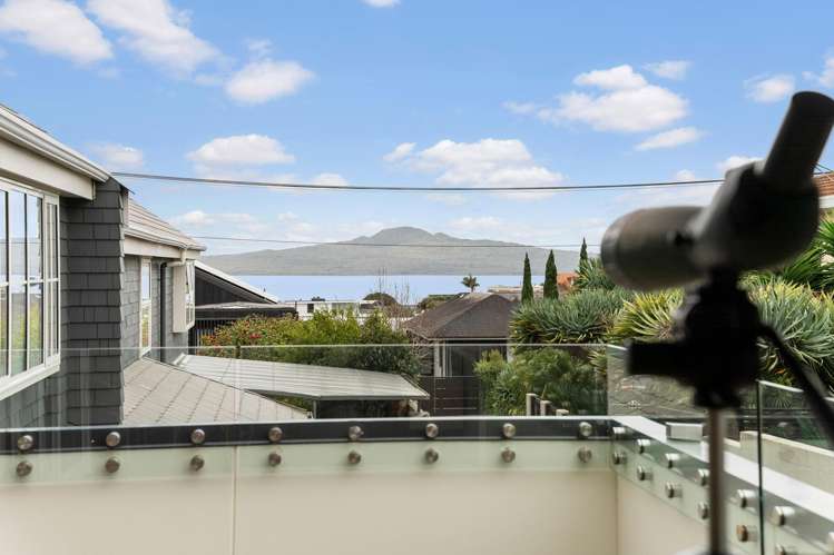 2/33 Ronaki Road Mission Bay_16