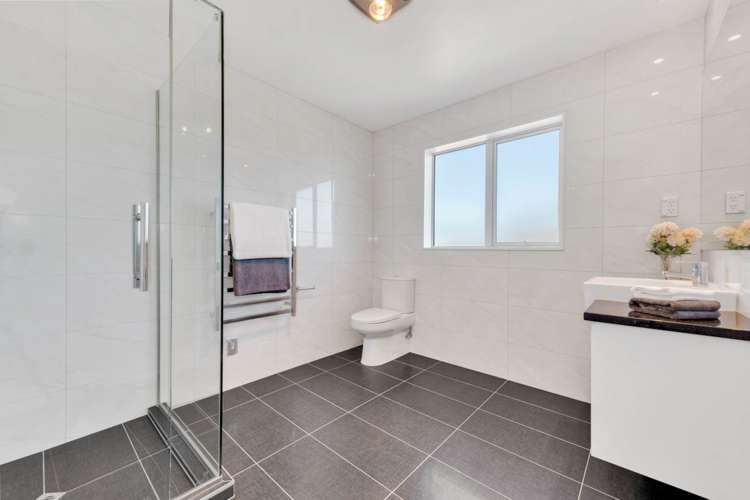 7 Defender Crescent Beachlands_32