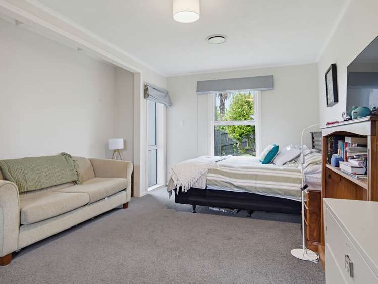 8 Mckenzie Road Owhata_16