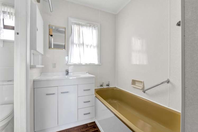 102 Brecon Road Stratford_15