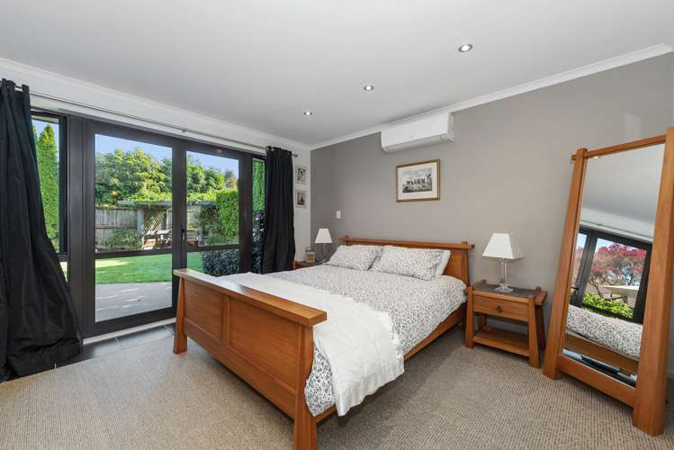 48 Wiltshire Drive Huntington_11