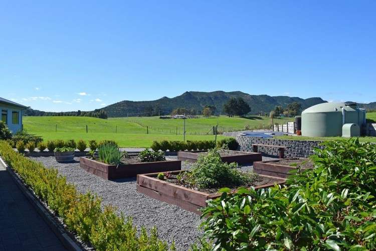 311 White Road Broadlands_19