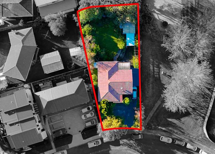13 Locket Road_4