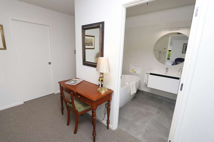 99 Oak Grove Ashburton_24