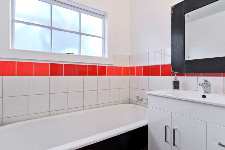 624 Huia Road Parau_9