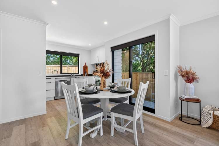 15B Rowe Parade Wainuiomata_5