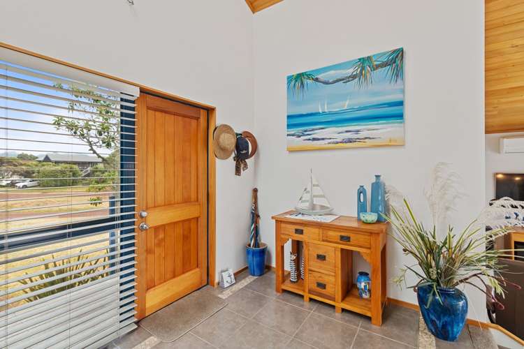 24 Champion Place Pauanui_3