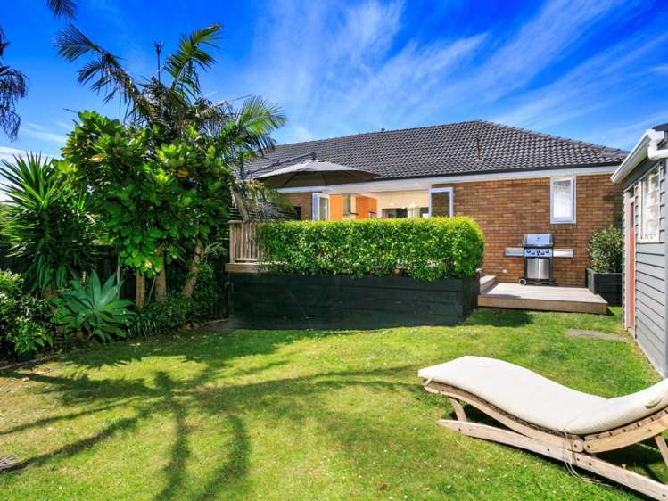 2/289 Lake Road Hauraki_5